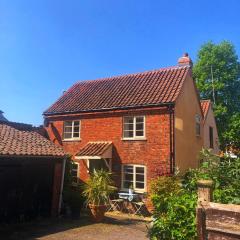 Southwell Holiday Cottage - Lavender Cottage