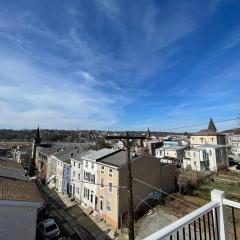 Silverwood Serenity - Balcony and City Views with Parking