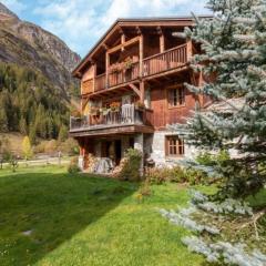 CASA-Chalet Brizolée lake-view chalet in Tignes close to ski area