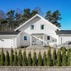 Modern sunny Villa 10 min to Gothenburg City