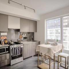 Brand New Studio in Heart of Downtown Toronto J8