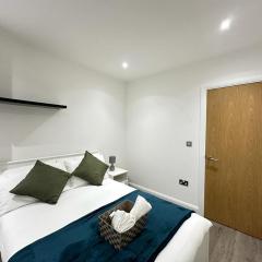 Luxury 2 Bedroom Penthouse Near Central London