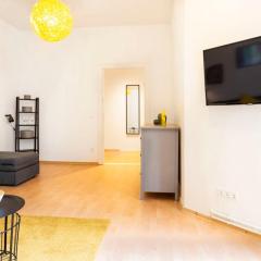 Spacious Family Apartment at Mauerpark plus SelfCheckIn