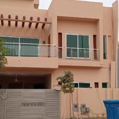 Haven Lodge, cheerful 3BHK in Bahria Enclave