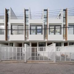 The Rooftop Townhouse in Center of Pattani