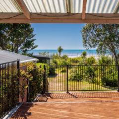 Godwit Cottage - Pākawau Beachfront Holiday Home