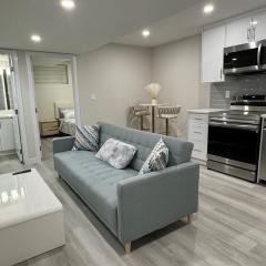 Brand new 2 Bedrooms modern guest suite with separate entrance