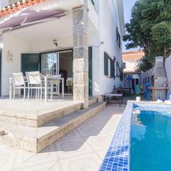 3 bedrooms house with private pool terrace and wifi at Alcabideche