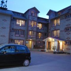 Hotel Sterling , Srinagar