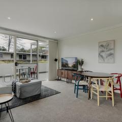 Peaceful 1-Bed Apartment Close to Lonsdale St