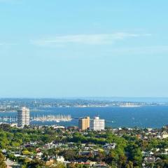 Modern 2B APT BayViews*Pool*GYM