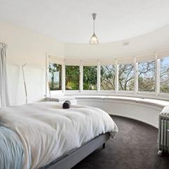 Magnolia House: Near the Cataract Gorge & Parking