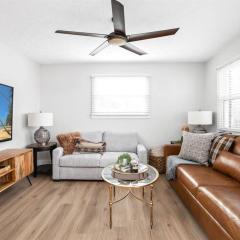 Newly Renovated Retreat 30mins to Downtown Indy