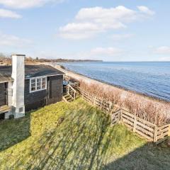 Beautiful Home In Dronningmølle With House Sea View