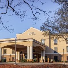 Russell Inn and Suites
