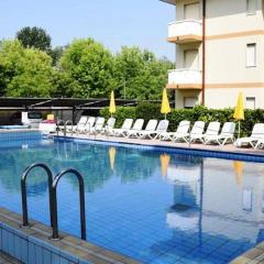 DB Residence con Piscina-Carraro Immobiliare Jesolo-Family Apartments