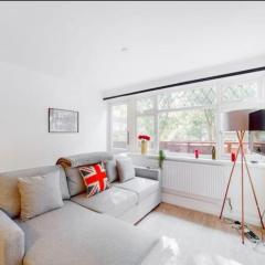 Newly renovated 4BR in Kings Cross with Garden