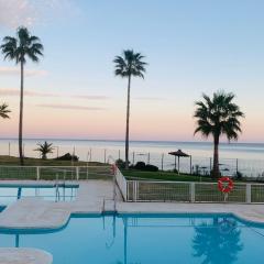 First line beach-amazing seaview - la Duquesa-Estepona