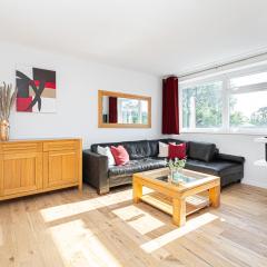 Lit & airy 2BR Flat wparking & balcony, Wimbledon