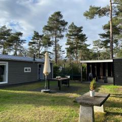 Chalet de Bosrand 404, unieke rustige plek met veel privacy aan de bosrand van vakantiepark op de Veluwe