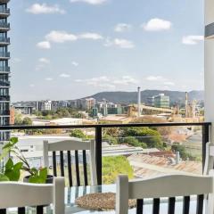 CBD Stylish 1bed1bath Modern Apartment w Parking