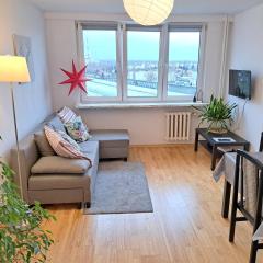 Bright and cozy 34m apartment near metro M2 and tram