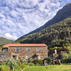 Caldeira Guesthouse