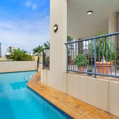 Coastal 3-Bed with Parking, Pool & Ocean View