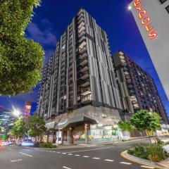 Modern Homely 2BR APT w Parking Bowen Hills