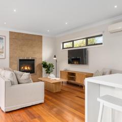 Luxurious 3-Bed Home with Outdoor Spa by Beach