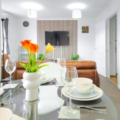Deluxe 2-bed Apartment, Family friendly, Free Parking, Netflix & Amazon Prime Video Streaming