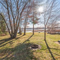 Cozy Lakefront Studio On Long Lake! home