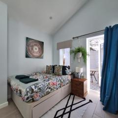 Contemporary studio with private patio, free on-street parking and underfloor heating