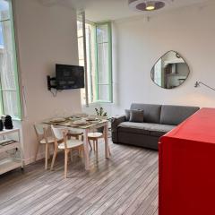 Carre D'or: Very Central Calm Cozy 2BR, with Wi-Fi