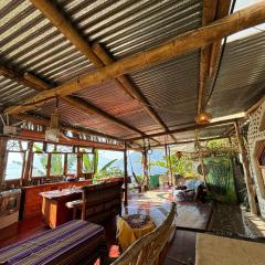 Earthship 3 levels apartment starboard cabin with lake view