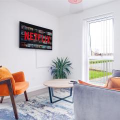 Birmingham City Centre Stylish 2 Bed House ☆ FREE PARKING → With 55 Inch Smart TV, FREE NETFLIX & WIFI ✘ Comfy Seating Area - By O2 Academy, Bullring, Newstreet, Chinatown, Cube & Mailbox