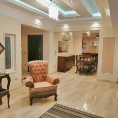 Luxurious Roof Top Apartment, Hanna's Home