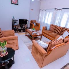 FARAJA HOMESTAY- Seamless Comfort in the Heart of the City - Free WiFi, Warm Hospitality, and Local Delights Await