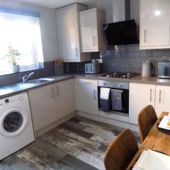 Modern 3 Bed - Lincoln - Parking