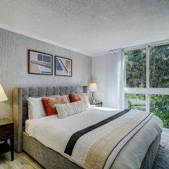 Cute 1 bedroom unit located in Condo Hotel in the heart of Coconut Grove Free Parking