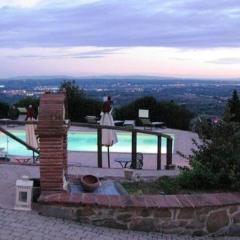 Appartement in Vinci mit Terrasse, gemeinsamem Pool und Grill und Panoramablick