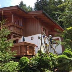 Ferienhaus in ruhiger Lage, mit Balkon, Terrasse und eigenem Gartenteil