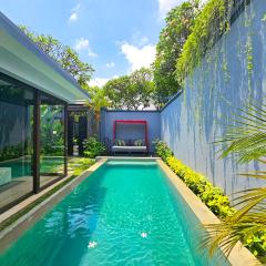 Seminyak Icon - by Karaniya Experience - CHSE certified