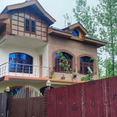 Moonlight Homestay Gulmarg