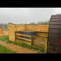 New hotub glamping pods