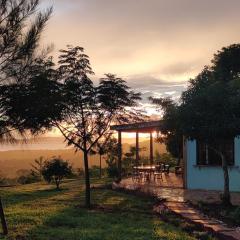 Harry's Cabin - Overlooking Lake Victoria - 30 min from Jinja