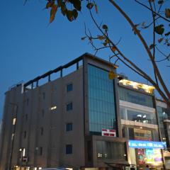 Hotel Down Town Paschim Vihar