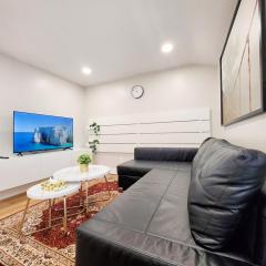 The Serene Haven Modern 2 Queen Bed Full Apartment