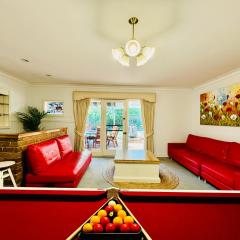 Cozy 5BR Home with Pool table and King bed
