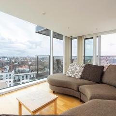 Borough Flat with City Views by UnderTheDoormat